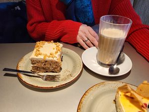 Peanut-Choc cake at Avant Garden Deli in Cologne