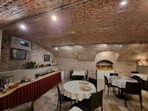 Breakfast room at Hotel Malleberg in Bruges