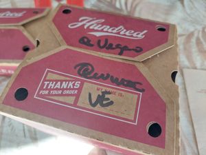 Vegan burger at HUNDRED in Valencia