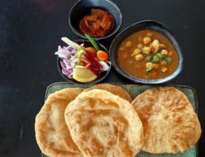 Kasturi restaurant poori chole at Kasturi in Amstelveen