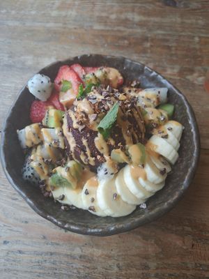 Acai bowl at Honest Greens in Lisbon