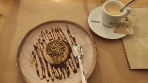 Vegan panacotta type dessert at Raizes in Leiria