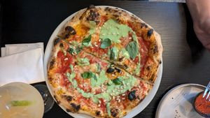 Pimped Queen Margarita at Plant A Pizza in Antwerpen