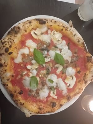 Fungi pizza at Plant A Pizza in Antwerpen