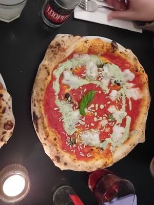 Pesto pizza at Plant A Pizza in Antwerpen