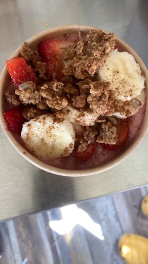 Strawberry Banana Smoothie Bowl   at Str8 Juice in Bradner