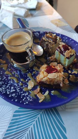 Ma petite gourmande, with Coco Lover, Crumbulette, Cashew moi la pistache and espresso at Greedy Guts in Caen