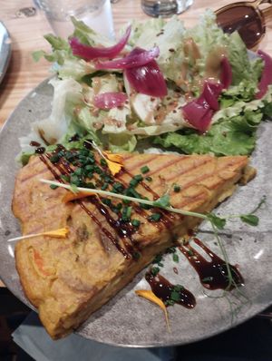 Cake aux oignons at Greedy Guts in Caen