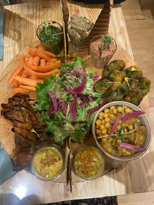 Piatto condiviso at Greedy Guts in Caen