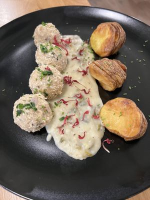 Königsberger Klopse with capersauce   at Green.Tasty.Unicorn in Lagundo