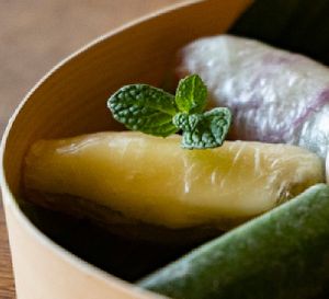 Fresh Mango Spring Roll at CƠME in Tokyo