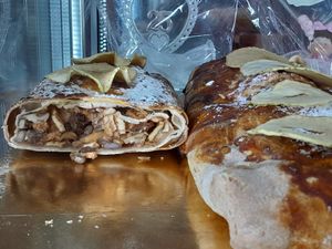 Strudel vegan at Pasticceria Dolci Note in Andalo