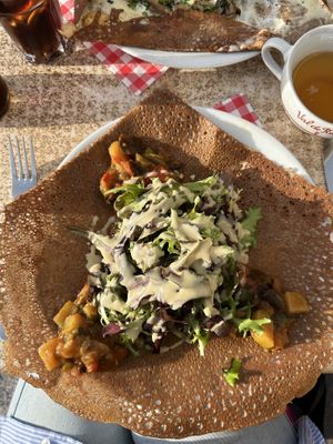 Vegane Galette mit Ratatouille, Salat und veganem Senf Öl Dressing   at Crêperie Bretonne  in Saint-tropez