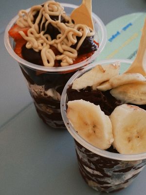 Açaí com tooping ilimitado  500ml (7,90€) at Mundo às Cores in Torres Novas