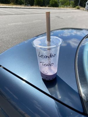 Milk Tea de Taro com bobas de lima  at Mundo às Cores in Torres Novas