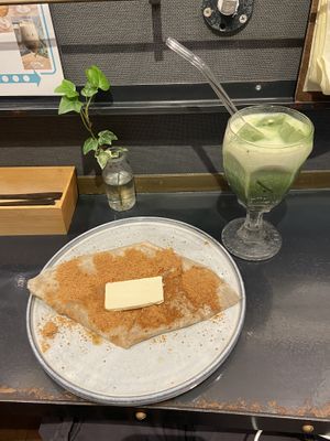 Coconut sugar crêpe and iced matcha latte at anthrop. in Tokyo