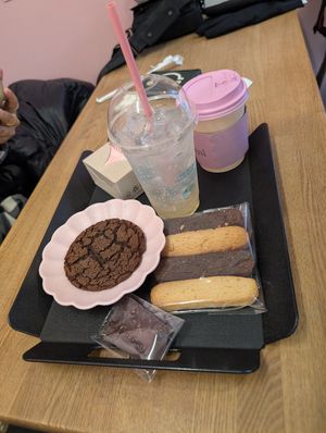 Brownie cookie/ rice cookies in package #Veganuary at Hidden Gem in Seoul