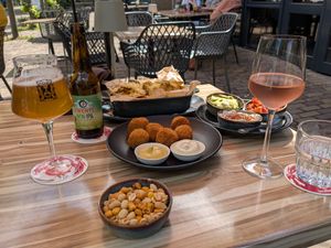 Bitterballen and nacho platter at Fredgie's  in Dwingeloo