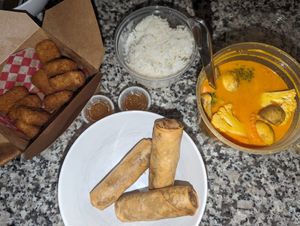 Curry Thai, Spring Rolls and Tofu Nuggets at SukhoTHAI  in Toronto