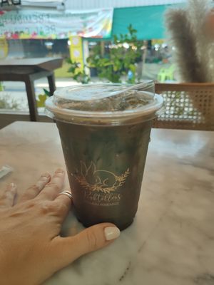 Matcha with cocoa at Peaktellers in Bangkok