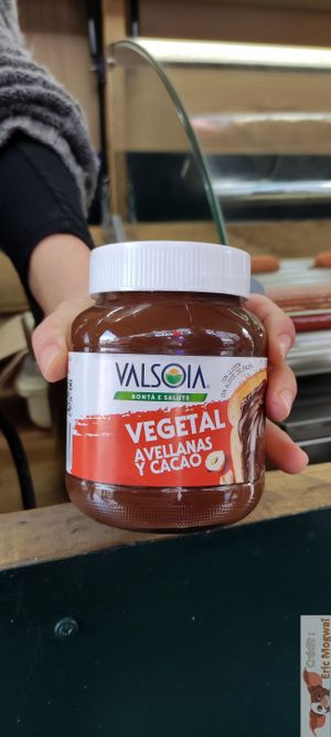 vegan spread at Le Kiosque Vert - Hot-Dogs in Paris