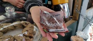 Vegan cookie at Le Kiosque Vert - Hot-Dogs in Paris