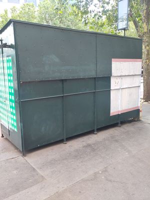 Seems closed (July 2024) at Le Kiosque Vert - Hot-Dogs in Paris