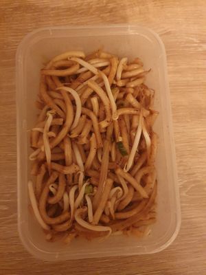 Udon noodles with beansprouts at Nite Nite in Wilmslow