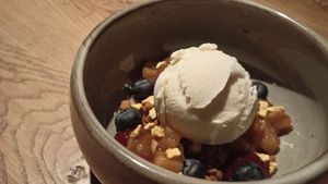 Speculaas, rode vruchten en ijs at LAMUSO in Turnhout