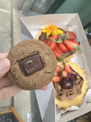 Cookie and tarts  at Odete Bakery - Cedofeita in Porto