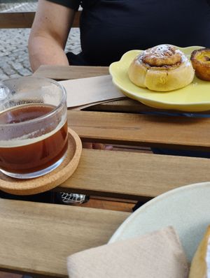 Cinnimon Roll ând pastel da natal at Odete Bakery - Cedofeita in Porto