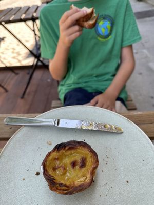 Nata (torrada with jam in the background)  at Odete Bakery - Cedofeita in Porto
