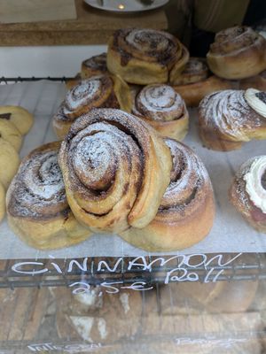 Cinnrolls at Odete Bakery - Cedofeita in Porto