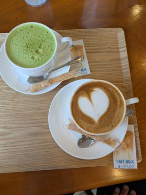 Matcha latte with oat milk, cafe latte with oat milk at and bull coffee - アンド ブル コーヒー in Kyoto