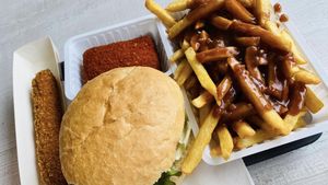 Met vegan bami en vegan kipkorn  at Frituur Lovato's in Genk