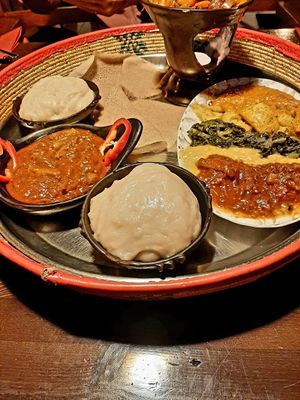 Vegane Platte & Okragericht mit Fufu at Die Maske Afrikas in Heidelberg