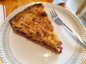 Berry Crumble Cake at Gaumenfreuden in Horgen