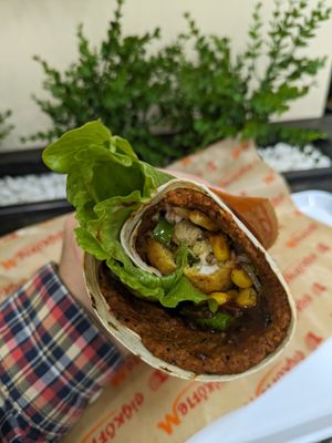 Mix wrap with humus falafel at Çiğköftem in Barcelona