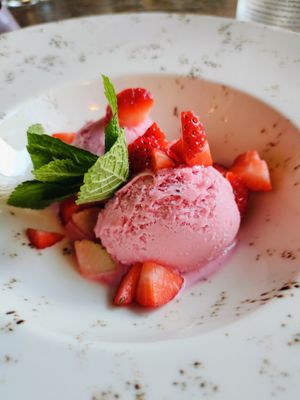 Sorbetto di frutti rossi at Al Torchio in Como