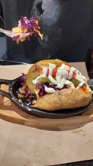 Mit veganer Majo, veganem Käse, veganer Butter - alles vegan ❤️ at Oses Cig Köfte in Mainz