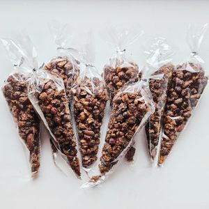 Cripsy nuts with Christmas spices at Moonihelves in Tallinn