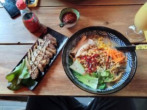 Classic Tantanmen Ramen, Vegan Crispy Duck at Daizu Ramen in Berlin
