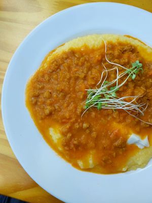 Especial de Feriado: Polenta cremosa com molho do chefe 🌱 at Cobar in Bauru