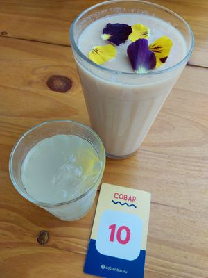 Drink Jaconhaque e água com gás e 🍋 pra refrescar at Cobar in Bauru