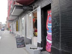 Cute bear at Sophie Sucree in Montreal