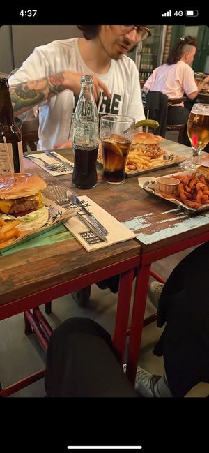 Tres hamburguesas  at Mad Mad Vegan - Barcelona in Barcelona