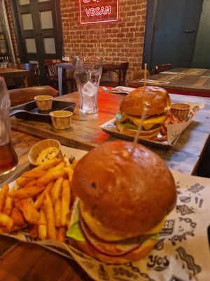 Amazing burgers at Mad Mad Vegan - Barcelona in Barcelona