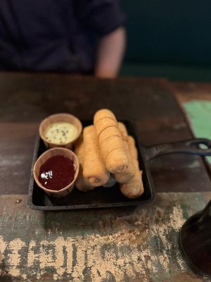 Toquenos with green aioli and jam at Mad Mad Vegan - Barcelona in Barcelona