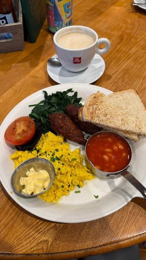 Plant-based breakfast with a plant-based latte, all we needed. Try it your yourselves 👌🏻  at LHR - The London‘s Pride - T2 in London