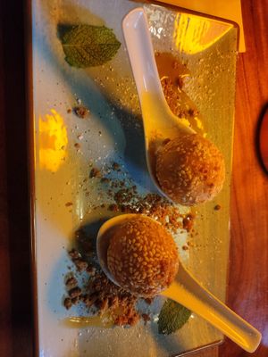 Sesambällchen at Trans Vietnamese Kitchen in Muelheim